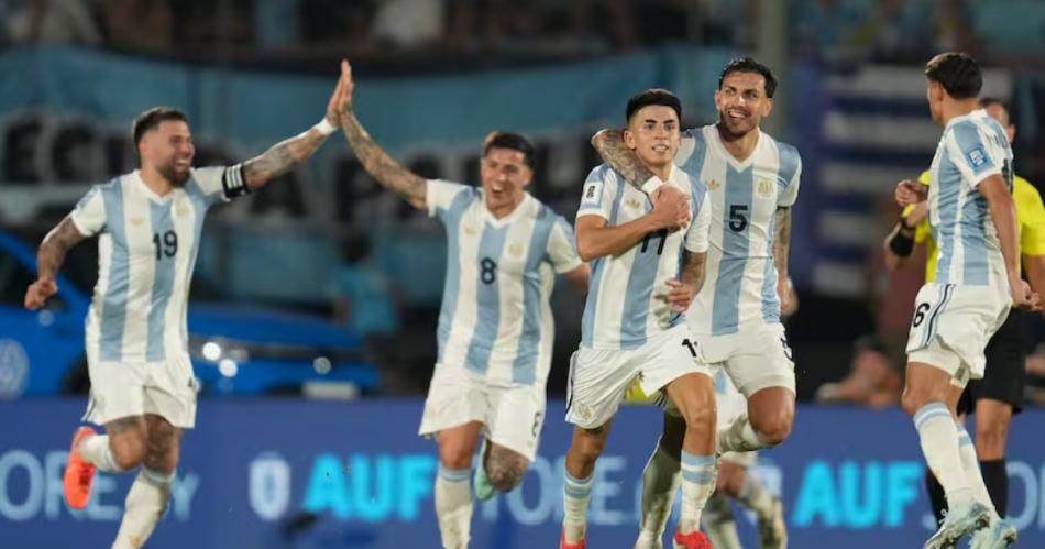 Argentina se tomoacute revancha de Uruguay y praacutecticamente selloacute pasaje al Mundial