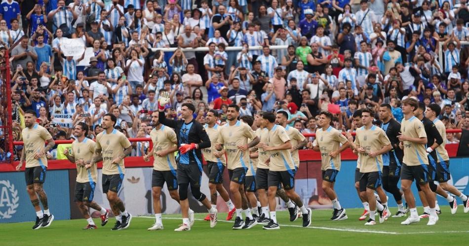 La Seleccioacuten Argentina enfrentoacute y vencioacute a la Sub 20 en un amistoso histoacuterico por Bahiacutea Blanca