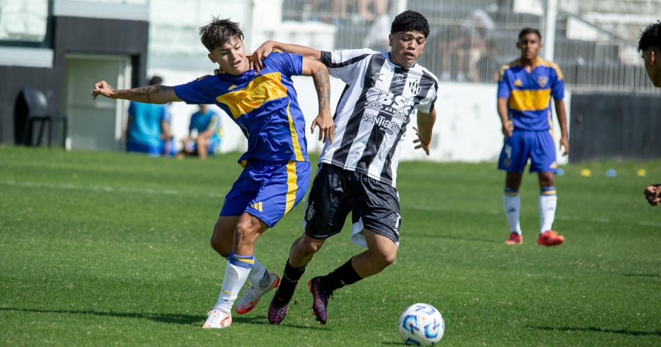 Las juveniles de Central Coacuterdoba enfrentaron a las de Boca Juacuteniors