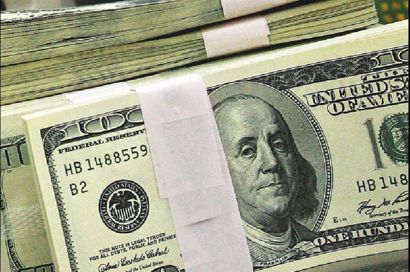 El Blue Imparable Saltó Veinticinco Centavos Y Se Alejó Del Oficial El Dólar Paralelo Cerró