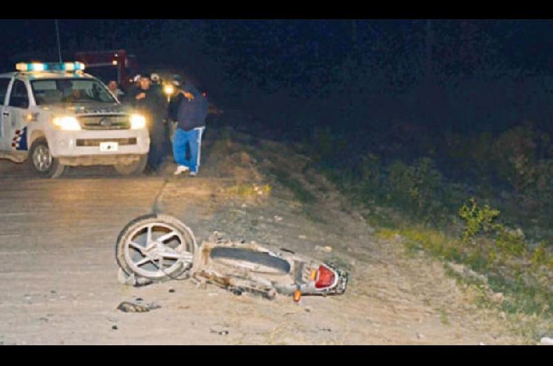 Una pareja sufrió lesiones graves tras ser embestida por decenas de motos que corrían picadas