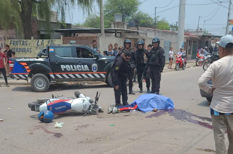 Motociclista Muere Al Chocar Contra Un Automóvil Y Su Acompañante Está