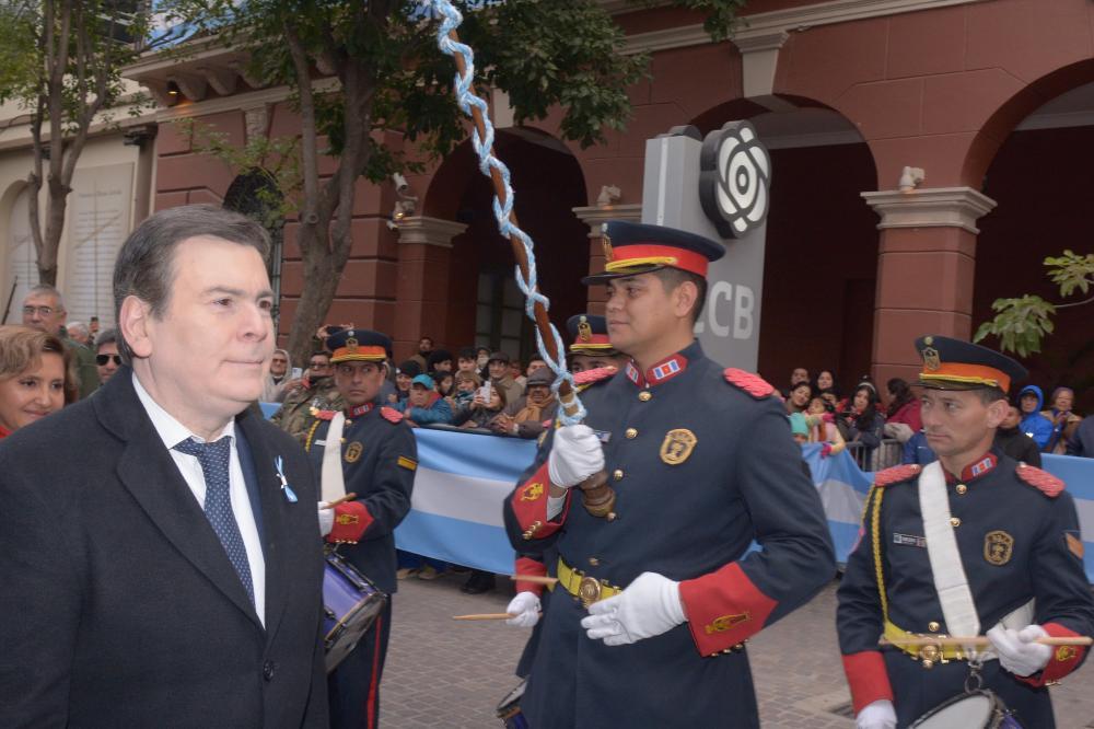 Las Mejores Fotos De Los Actos Oficiales Por El 208° Aniversario De La